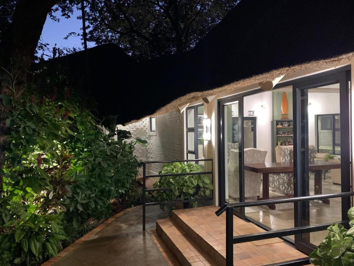 Pamarah Lodge Victoria Falls Exterior foto